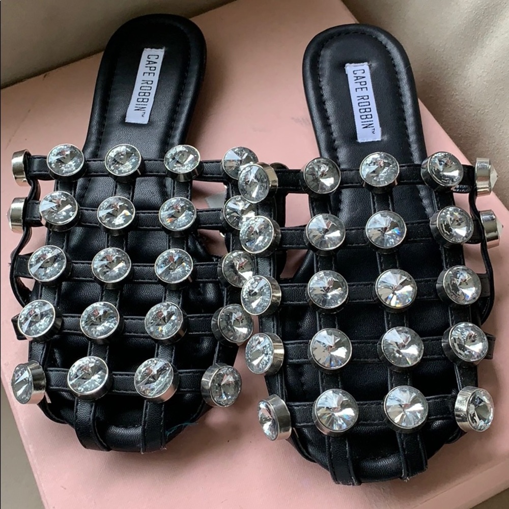 Cape Robin Black Crystal Flats